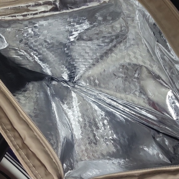 Fit & Fresh Quilted Tan Tote Bag with Insulated interior - Picture 10 of 12